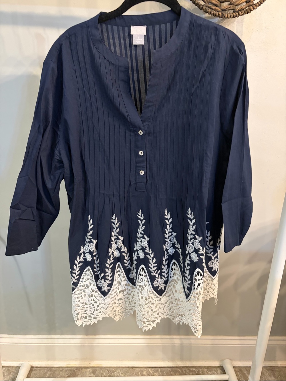Chico's Navy Tunic with White Floral Embroidery and Lace Trim size 3 (16/18)